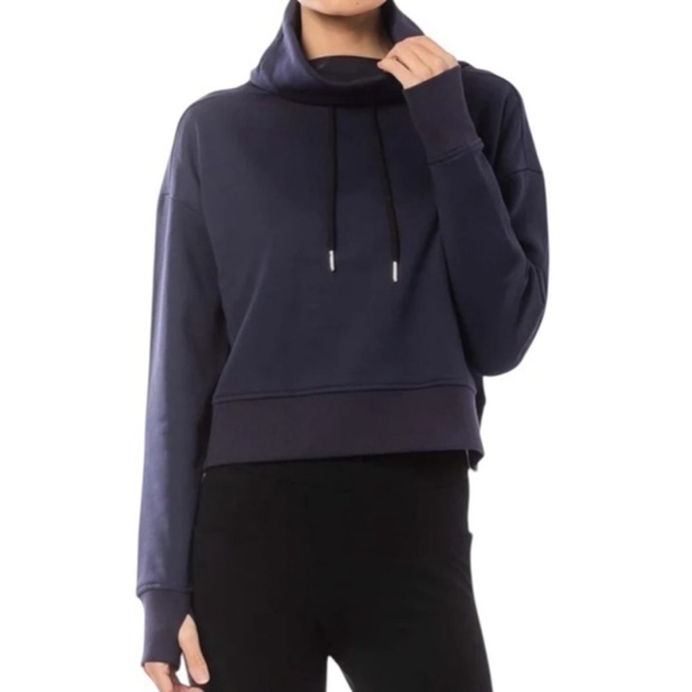 NXTStop Getaway Navy Blue Cropped Mock Neck Travel Pullover Sweatshirt Medium‎